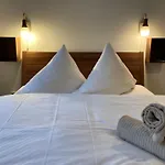 Minimal Hostel
